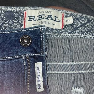Ariat R.E.A.L mid rise bootcut